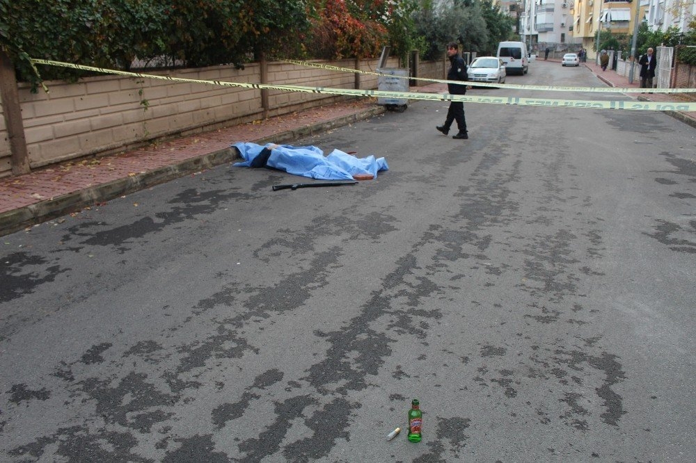 Antalya’da Pompalı Tüfekle Nişanlısını Öldüren Genç İntihar Etti 3