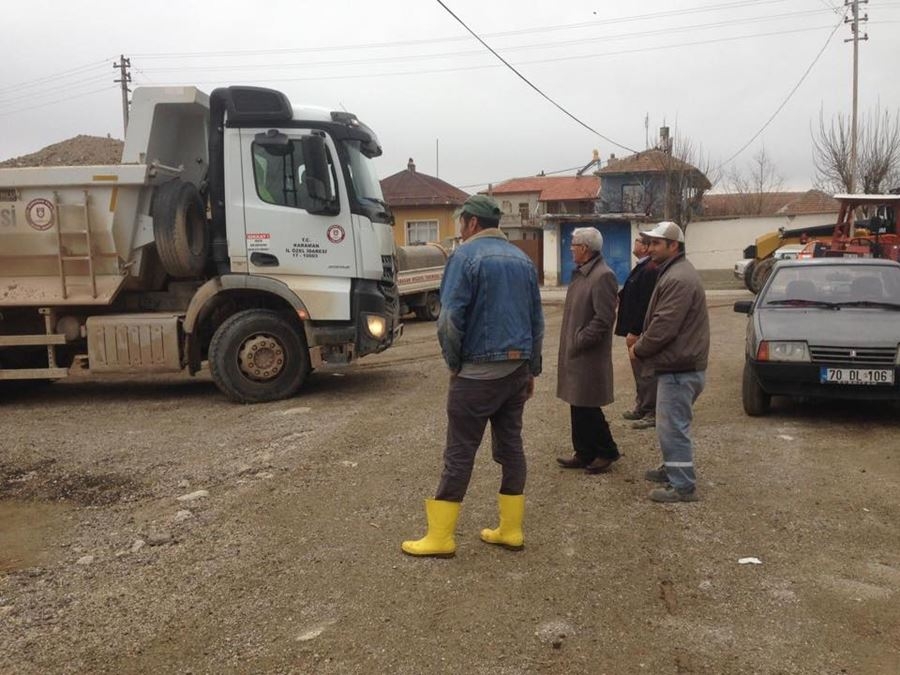 Karaman'da Köy Yollarındaki Kumlama Çalışmaları Devam Ediyor 2