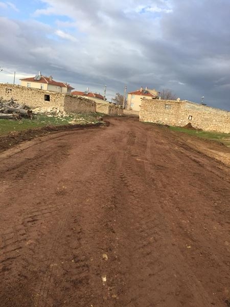 Karaman'da Köy Yollarındaki Kumlama Çalışmaları Devam Ediyor 6