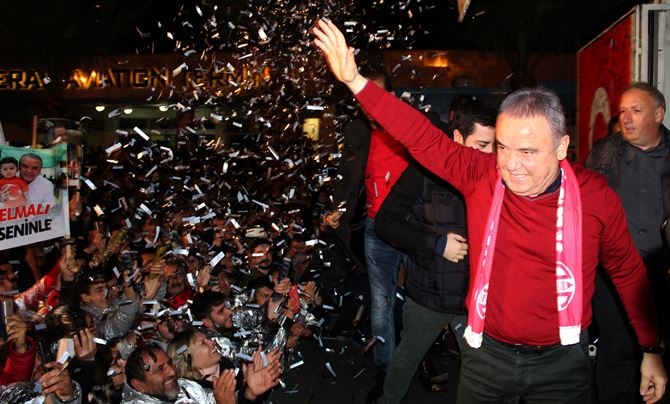 CHP'nin Antalya Adayı Böcek’e Coşkulu Karşılama 1