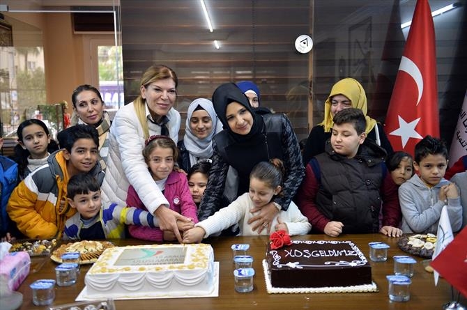 Suriyeli Yetim Çocuklara "Göçmenler Günü" Sürprizi 1