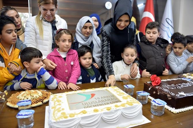 Suriyeli Yetim Çocuklara "Göçmenler Günü" Sürprizi 2
