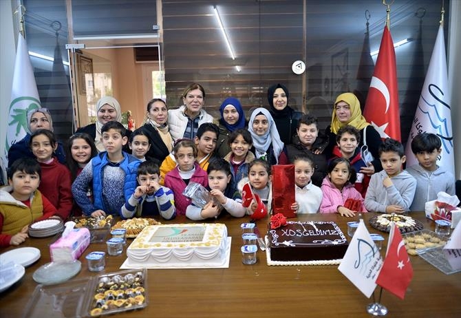 Suriyeli Yetim Çocuklara "Göçmenler Günü" Sürprizi 7