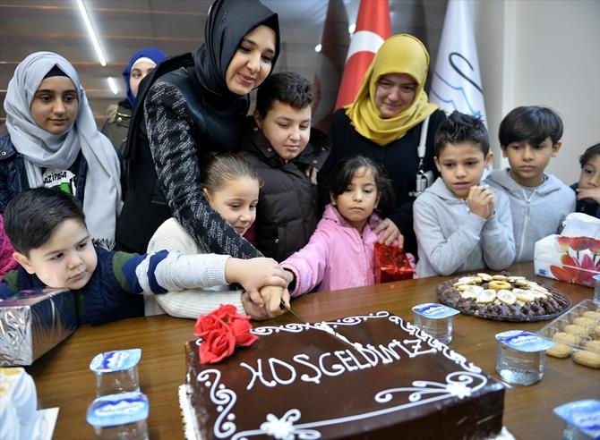 Suriyeli Yetim Çocuklara "Göçmenler Günü" Sürprizi 8