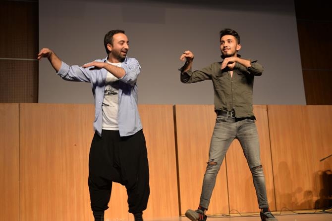 KMÜ'de 'Mevzuathane' Tiyatro Gösterimi Sahne Aldı 3