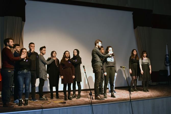 'Kadına Yönelik şiddet' Konulu Oyun İzleyiciyle Buluştu 3