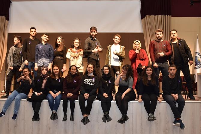 'Kadına Yönelik şiddet' Konulu Oyun İzleyiciyle Buluştu 5