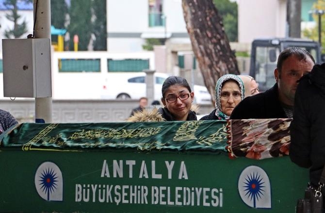 Nişanlı Kurbanı Simge Gözyaşları Arasında Duvağıyla Defnedildi 7