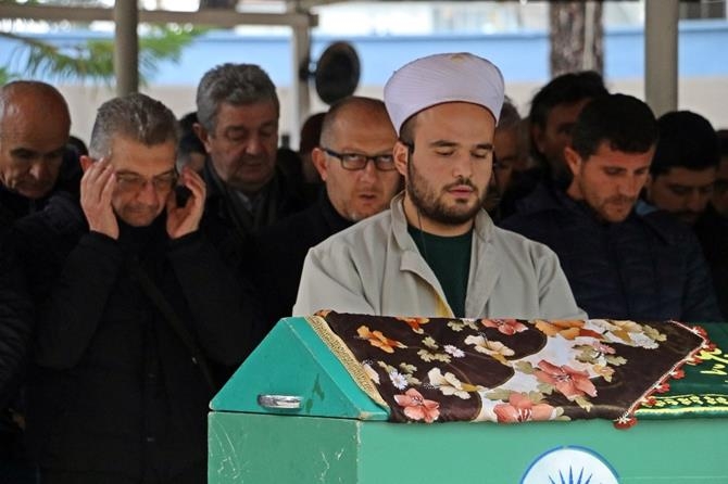 Nişanlı Kurbanı Simge Gözyaşları Arasında Duvağıyla Defnedildi 9