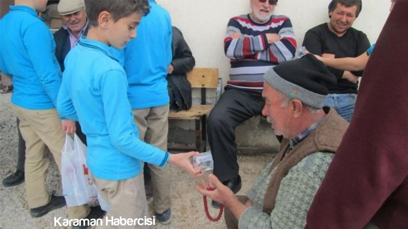 Hem Su Dağıttılar Hem Dua Ettiler 1