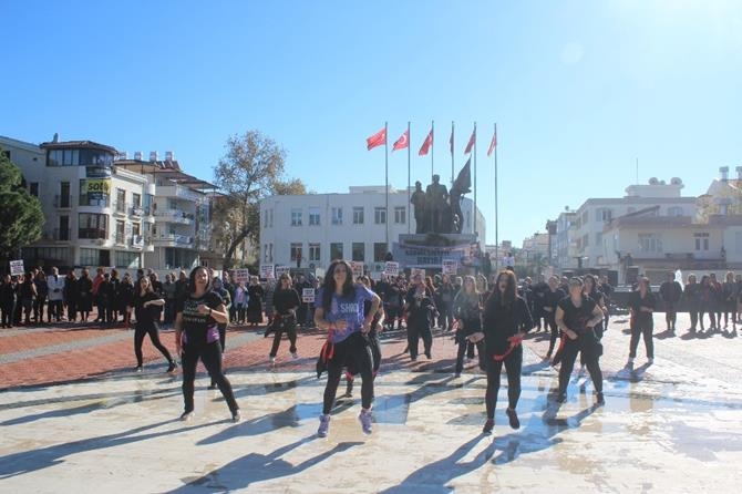 Antalya Manavgat’ta Kadına Şiddete Zumbalı Protesto 2