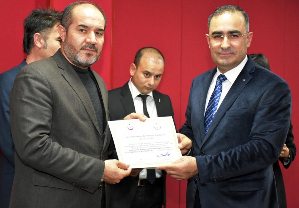 Beslenme Dostu Okul Sertifikasını Almaya Hak Kazanan Okullara Sertifikal 10