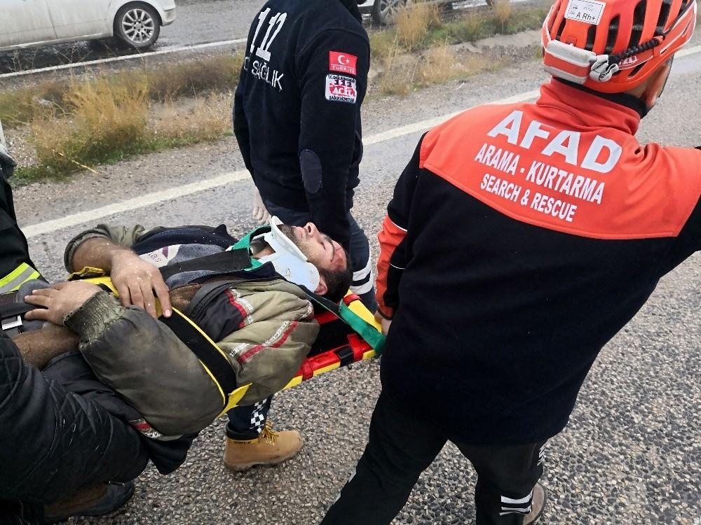 Aksaray’da Sisli Havada 10 Araç Birbirine Girdi: 2 Yaralı 10