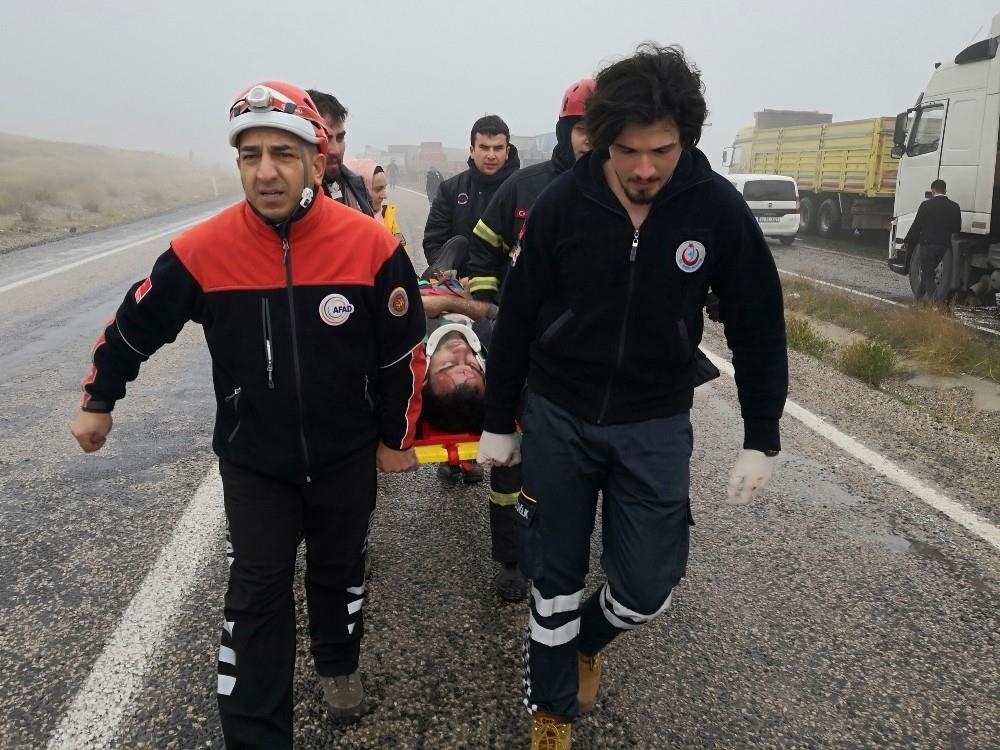 Aksaray’da Sisli Havada 10 Araç Birbirine Girdi: 2 Yaralı 2