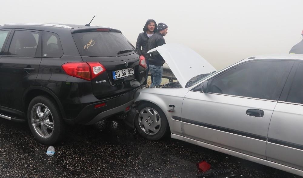 Aksaray’da Sisli Havada 10 Araç Birbirine Girdi: 2 Yaralı 4