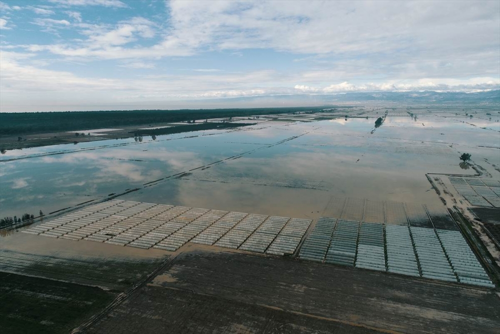 Mersin'de Su Basan Tarlalarda Yaralar Sarılmaya Çalışılıyor 14