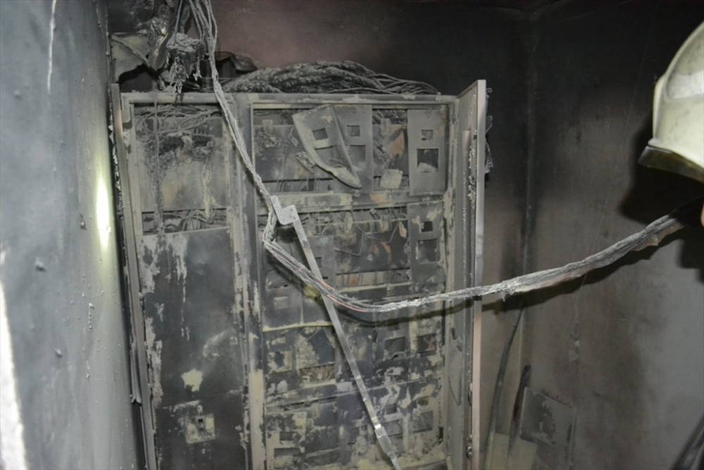 Aksaray'da Yangında Mahsur Kalanları İtfaiye Ekipleri Kurtardı 4