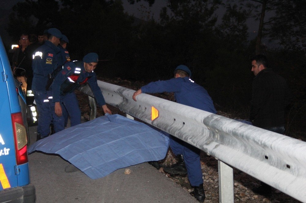 Antalya’da Motosikletli Gencin Feci Ölümü 4