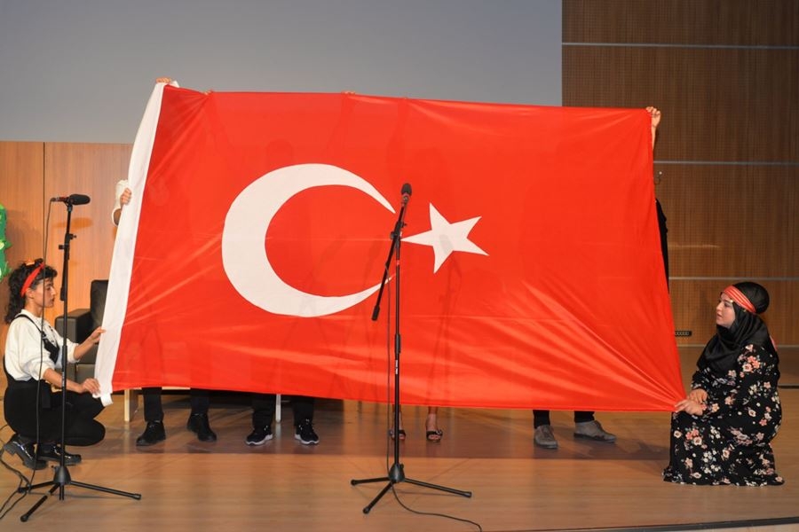 Karaman'da 'Sosyete Sevgilim' Tiyatro Oyunu İzleyicilerle Buluştu 12