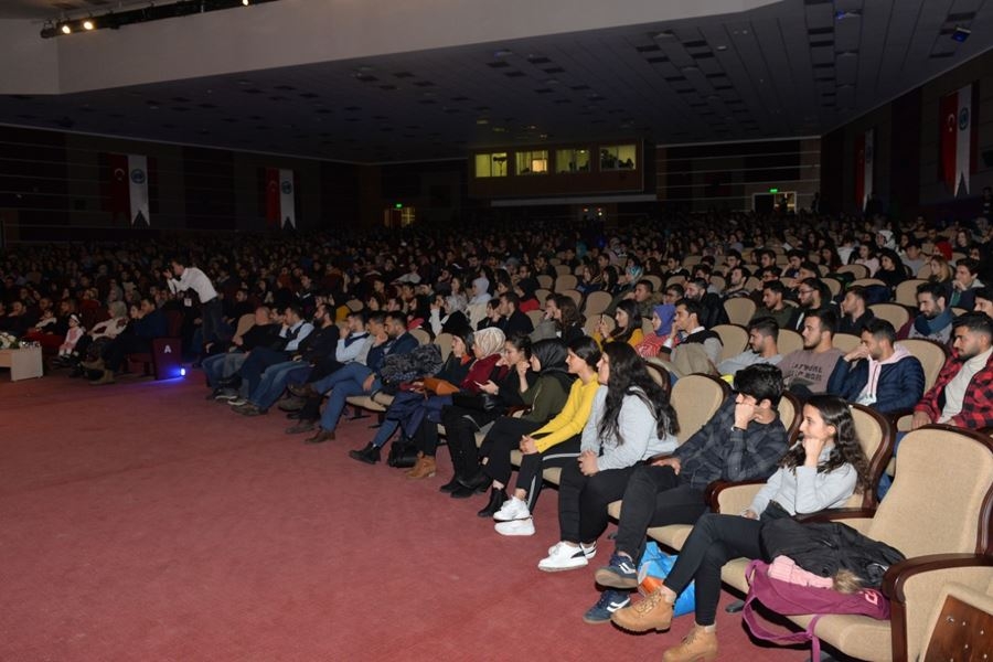 Karaman'da 'Sosyete Sevgilim' Tiyatro Oyunu İzleyicilerle Buluştu 5