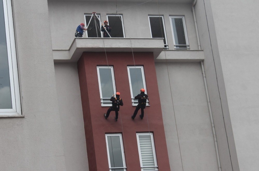 Konya’da Helikopter Destekli Gerçeğini Aratmayan Deprem Tatbikatı 4