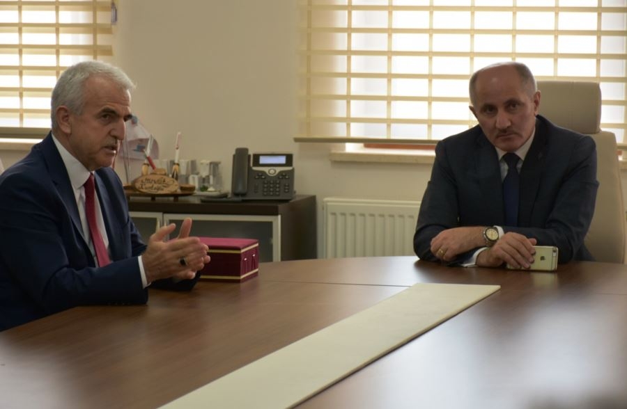 Karaman Valisi Fahri Meral , İl Milli Eğitim Müdürü Mevlüt Kuntoğlunu Zi 9