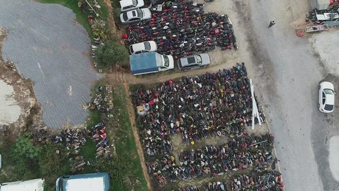 Milyonluk Araçlar Günden Güne Çürüyor 1