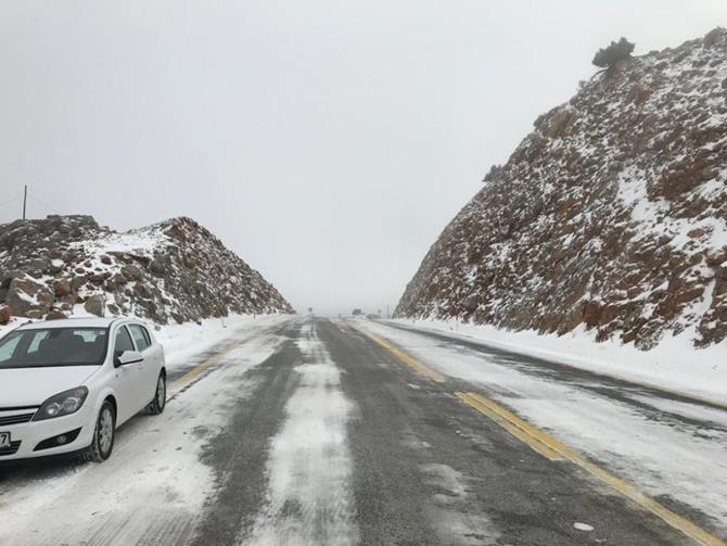 Antalya-Konya Karayolunda Kar Kalınlığı 25 Santimetreye Ulaştı 6