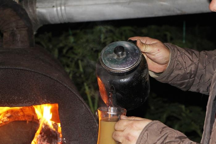 Soğuk Hava Antalya'da Çiftçiye Gece Yarısı Seraya Odun Taşıttı 6