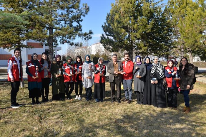 KMÜ'lü Öğrenciler Kuşyemliklerini Kuşlarla Buluşturdu 2