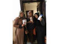 Ak Kadınlar Çat Kapı Çalışmalarını Sürdürüyor