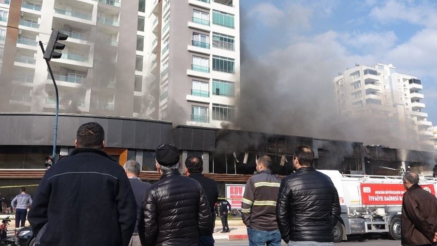 Mersin’de İş Yeri Yangını: 1 Ölü, 5 Yaralı 6
