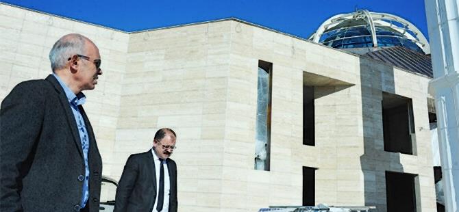 'Ahmet Yesevi Camii Türkiye'de Örnek Bir Yapı Olacak' 1