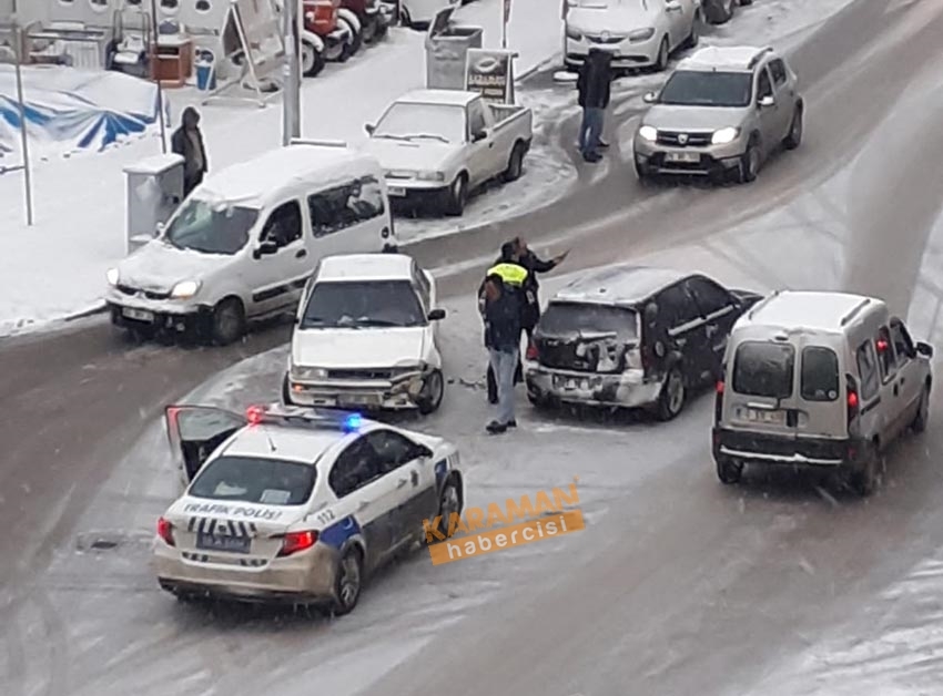 Karaman'da buzlanan yollarda trafik kazaları 3