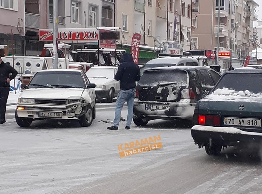 Karaman'da buzlanan yollarda trafik kazaları 6