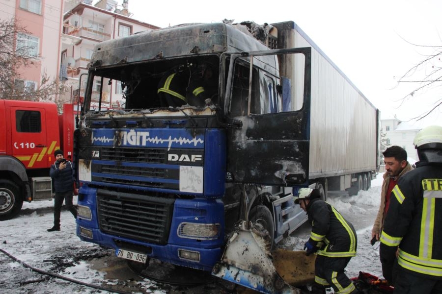 Karaman’da Park Halindeki Tır Alev Alev Yandı 2