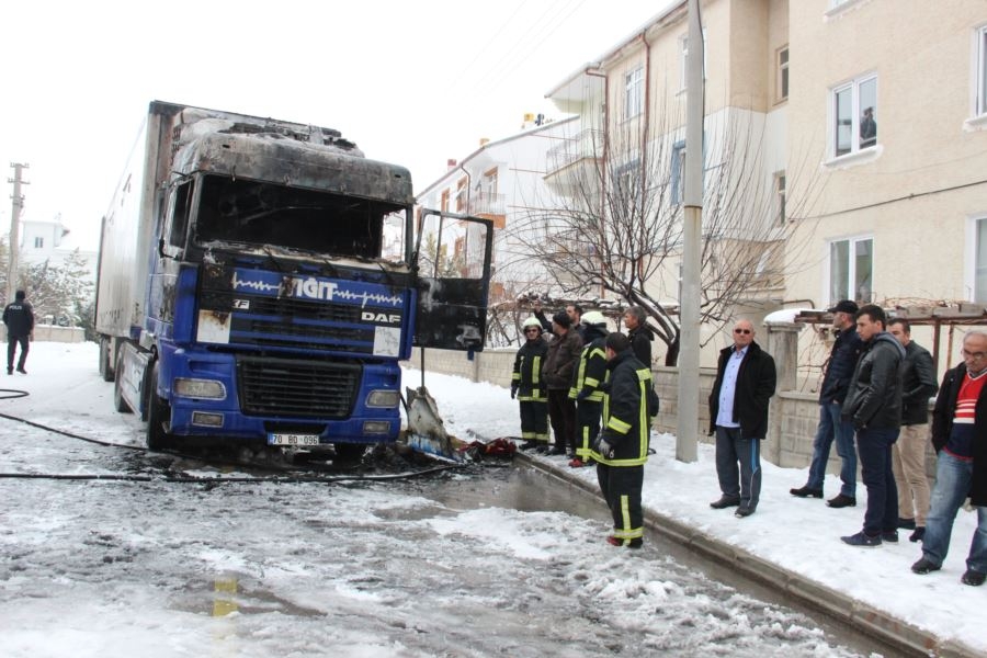 Karaman’da Park Halindeki Tır Alev Alev Yandı 7