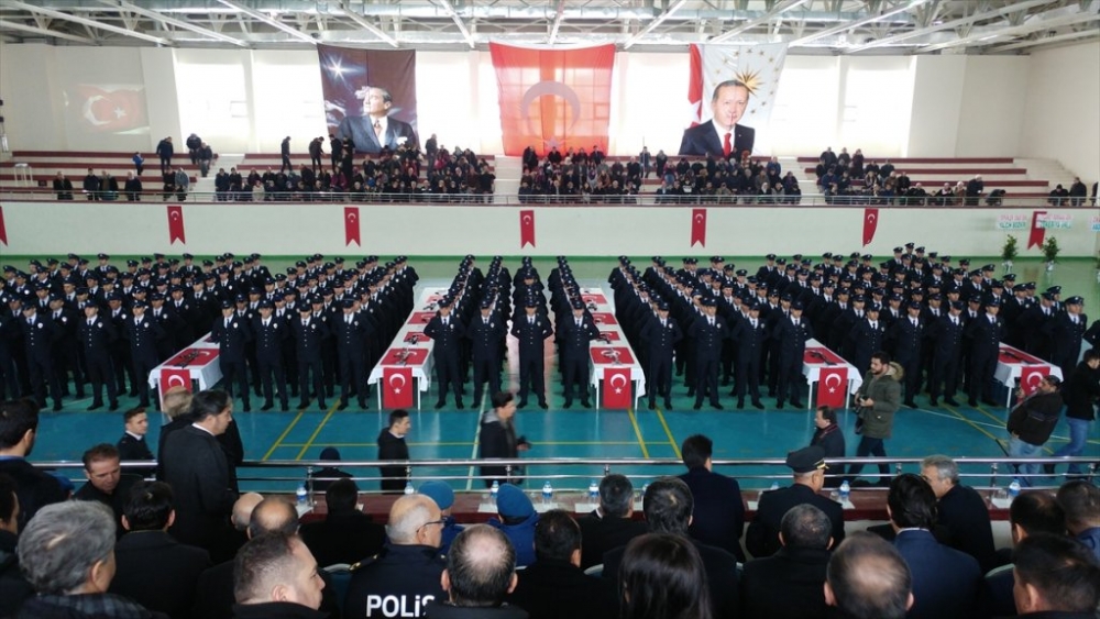 Konya Pomem Mezuniyet Töreninde Sürpriz Evlilik Teklifi 1