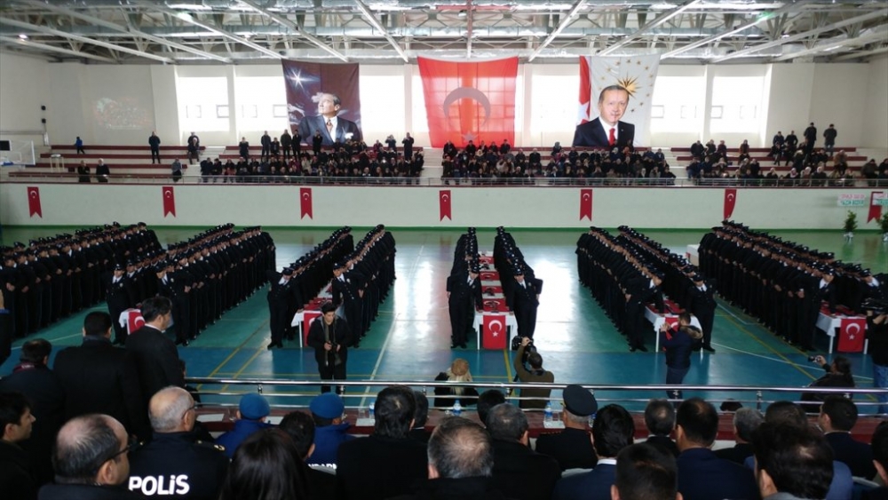 Konya Pomem Mezuniyet Töreninde Sürpriz Evlilik Teklifi 3