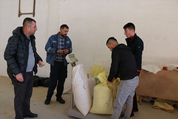 Hayvanlar İçin 15 Yıldır Doğaya Yem Bırakıyor 1