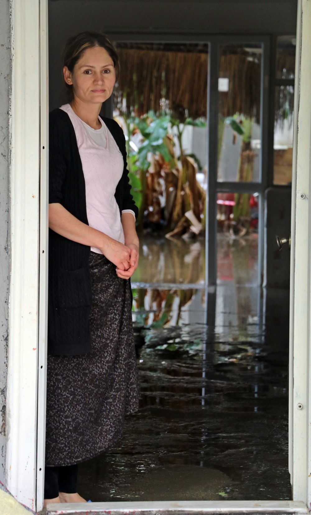 Evlerine Aniden Su Basınca Tsunami Sandılar 16