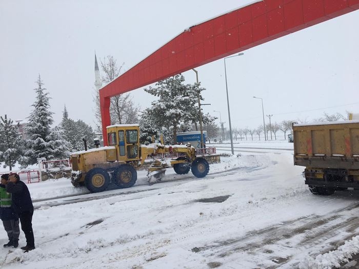 Karaman'da Kapanan Köy Yolları İçin Çalışmalar Sürüyor 6