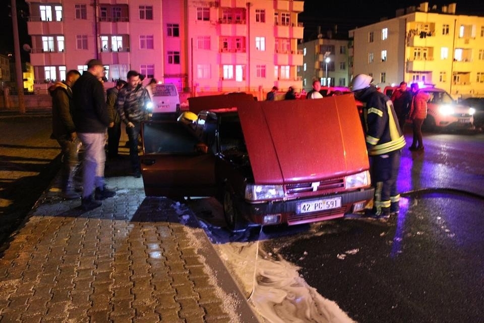 Karaman’da Park Halindeki Otomobilde Yangın Çıktı 1