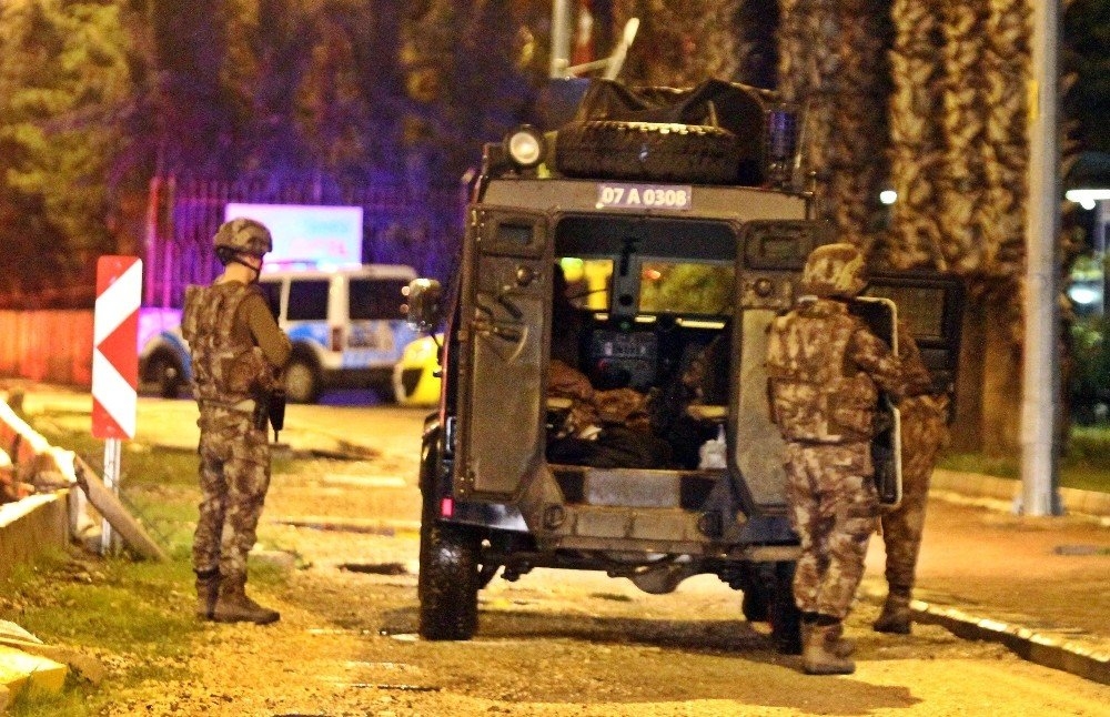 Antalya'da Eşi Evi Terk Edince, Ortalığı Birbirine Kattı 6