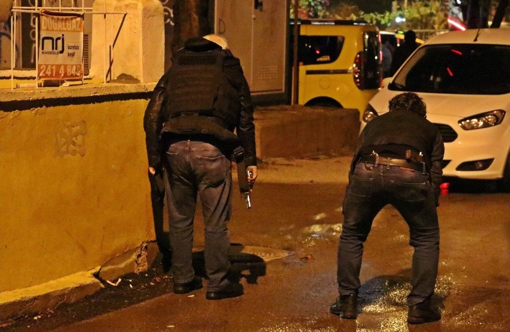 Antalya'da Eşi Evi Terk Edince, Ortalığı Birbirine Kattı 7