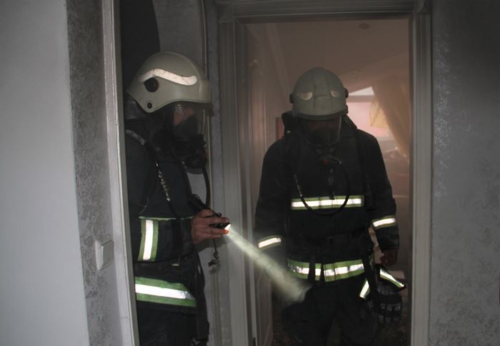 Antalya'nın Alanya İlçesin'de 4 Katlı Binada Yangın Paniği 2