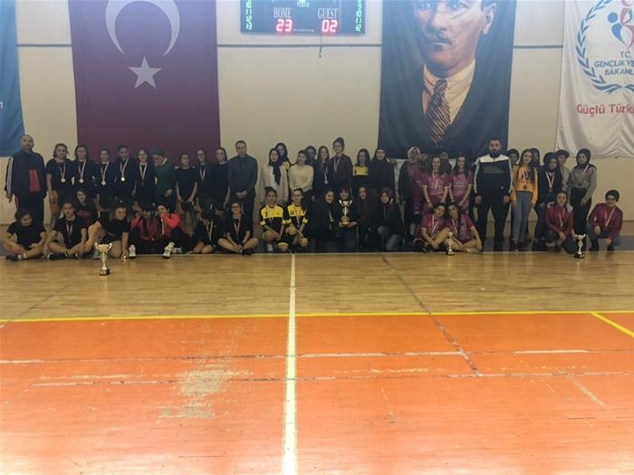 Gençlerde Hentbolun Şampiyonları Belli Oldu 3