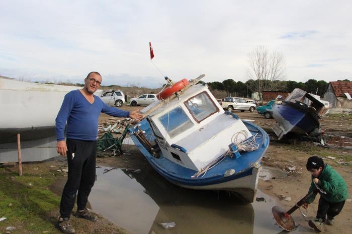 Antalya'da Dev Dalgalar Çay Üzerindeki Tekneleri Batırdı 13