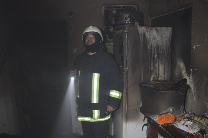 Karaman'da Elektrik Kablosu Mutfağı Kül Etti 8