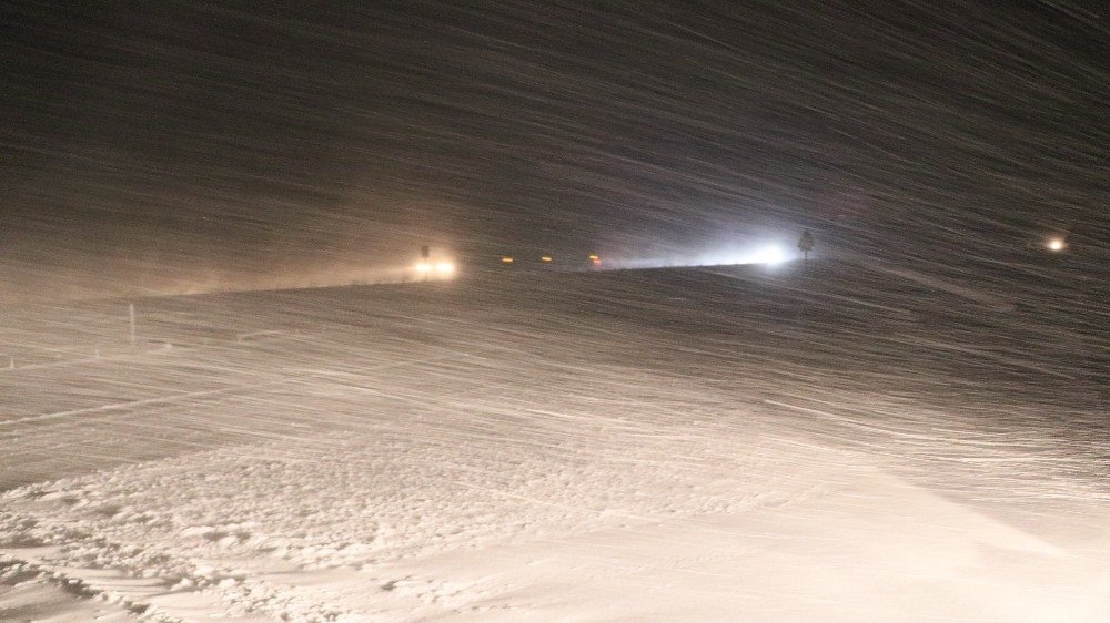 Aksaray’da Kar Yağışı Ve Fırtına Etkisini Artırdı 1
